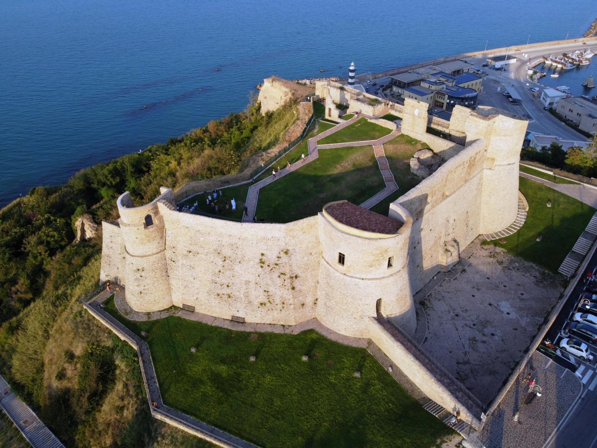 Il Clandestino Hotel Ortona Exterior photo
